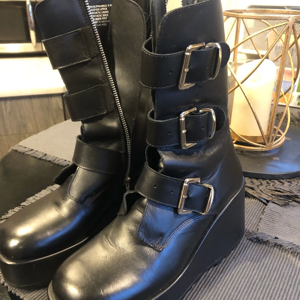 Steven Madden black leather platform boots size 9